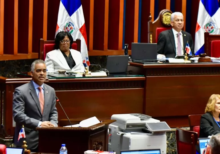 Senado entrevista ministro Joel Santos y ejecutivos de Aerodom por ampliación contrato