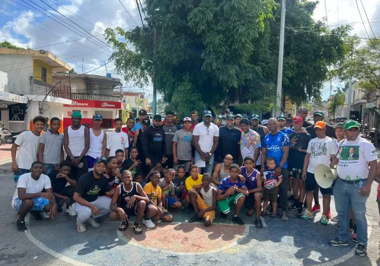 Realizan torneo en honor al aspirante a diputado Carlos Pérez en Santo Domingo Norte