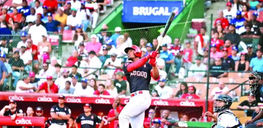 El Escogido triunfa y pone en aprietos al Licey en la disputa por la clasificación