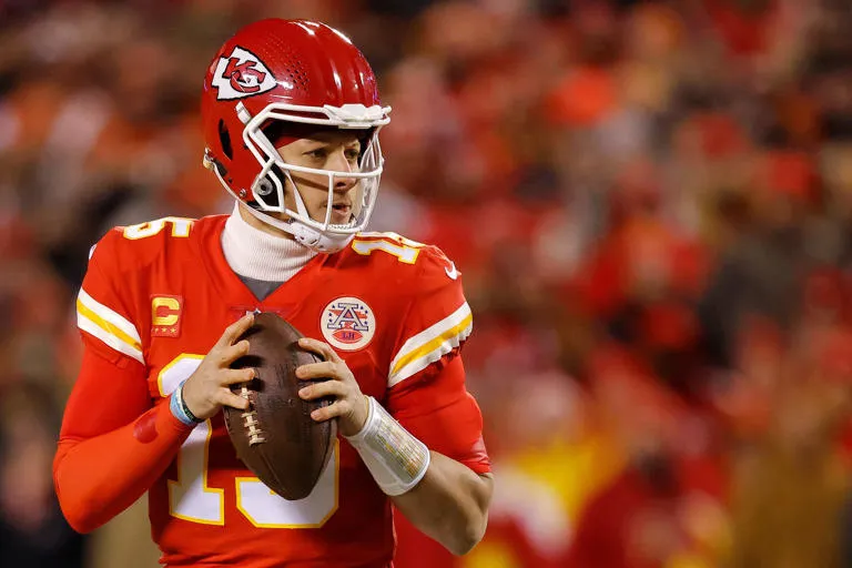 Patrick Mahomes, listo para el ambiente hostil en la cancha de los Bills de Búfalo