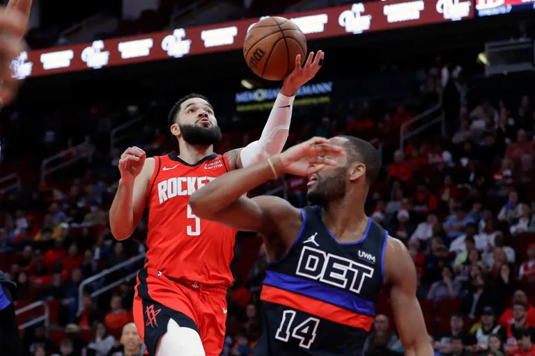 Los Pistons caen 136-113 con los Rockets, en su primer juego tras poner fin a su mala racha