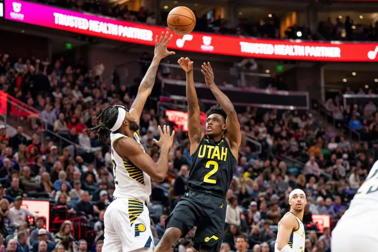 Markkanen y Sexton lideran al Jazz a derrotar a los golpeados Pacers 132-105