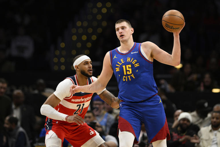 Jokić registra 42 puntos y 12 rebotes en la victoria de Nuggets 113-104 sobre Wizards