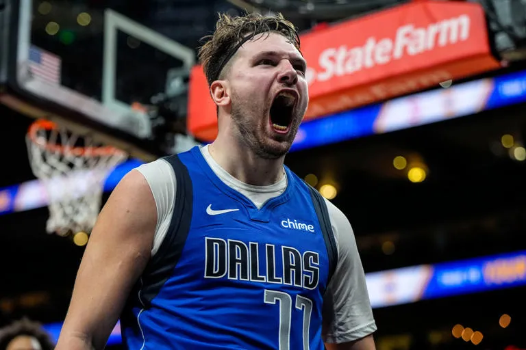 Doncic fija récord de franquicia con 73 puntos, y Mavericks superan a Hawks, 148-143