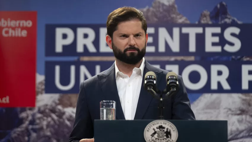Boric comenta la presunta llamada de apoyo al jefe de Carabineros, investigado por las protestas en Chile