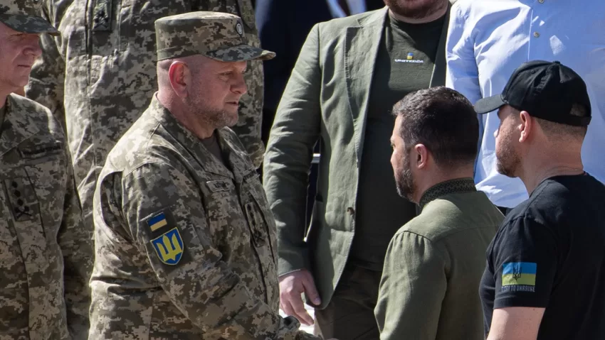 En Washington crece la preocupación por las diferencias entre Zelenski y Zaluzhny