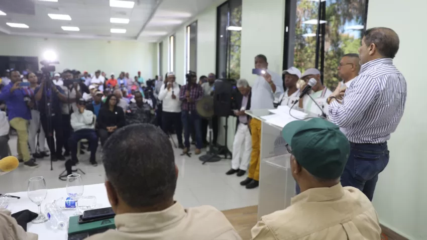 Ministerio de Agricultura destina más de 12 millones de pesos a productores afectados por lluvias en San Juan y Azua