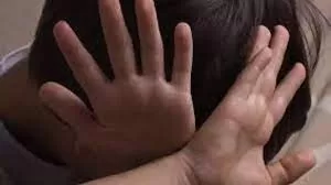 Ponen a disposición de la justicia a tía y otro implicado en muerte niño de 8 años