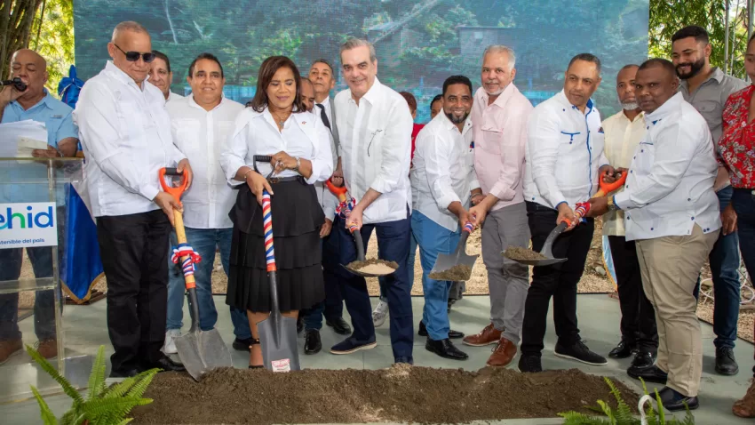 Presidente Abinader deja iniciados trabajos de reconstrucción de la obra de toma del acueducto de Bonao por más de RD 90 millones