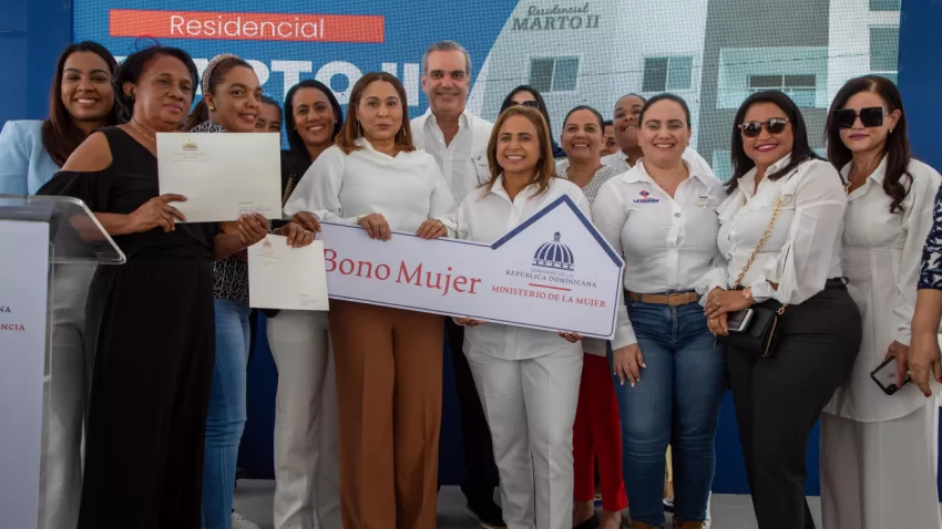 Presidente Abinader entrega 186 viviendas Familia Feliz