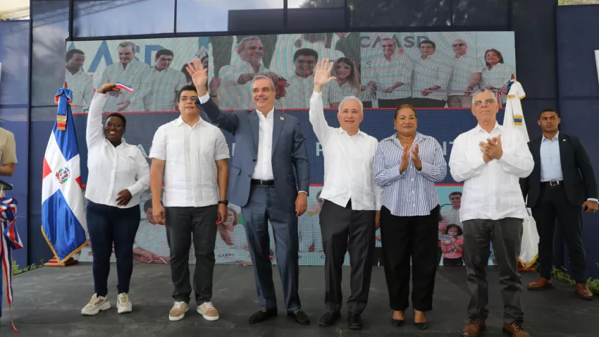 Presidente Abinader inaugura saneamiento cañada Cachón Oeste en Santo Domingo Este, con inversión de RD 68 millones