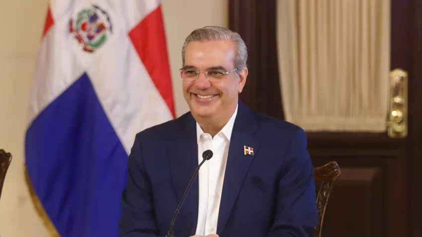 Presidente Abinader inaugurará nueve obras este miércoles y jueves en las provincias Peravia, Barahona y Pedernales; entregará títulos de propiedad en Azua