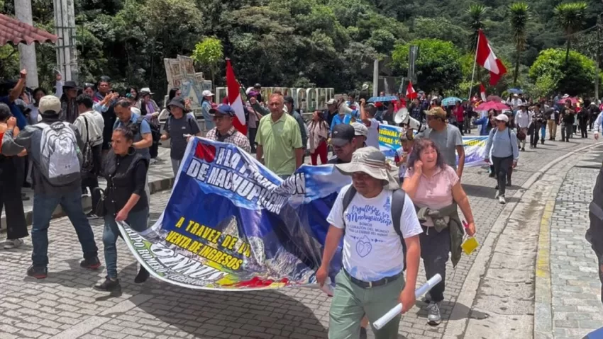 Sin servicio de trenes, un herido y turismo paralizado: se acentúa crisis en Machu Picchu