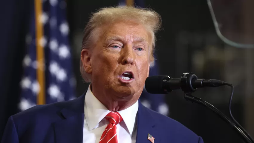 Trump pide la dimisión "inmediata" del jefe del Pentágono