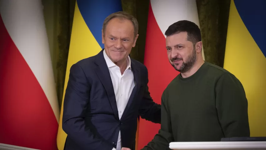 Ucrania comprará armas a Polonia a crédito, anuncia Zelenski