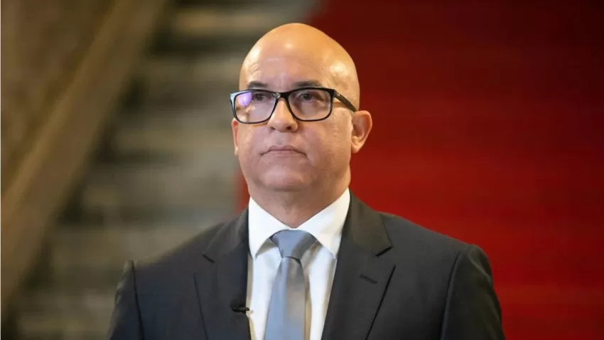Vocero de la Presidencia, Homero Figueroa, expresa que el gobierno está abierto al diálogo sobre la Ley 1-24 y que acataría cualquier decisión emanada del Tribunal Constitucional