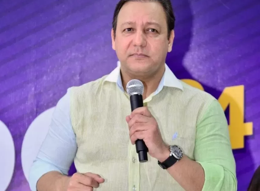 Abel dice PRM concentra militantes de todo el país “para llenar espacios”, mientras PLD realiza 170 actividades a la semana
