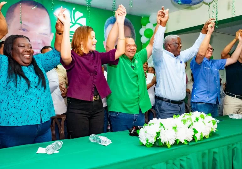 Alcalde Carlos Guzmán presenta más de 200 coordinadores de su comando de campaña municipal