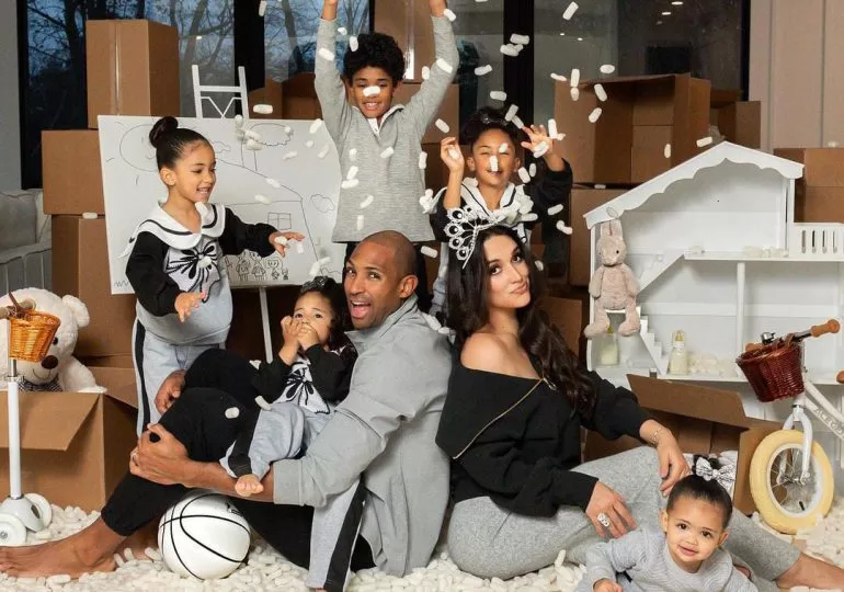 Amelia Vega posa junto a su familia: "Últimas fotos familiares"