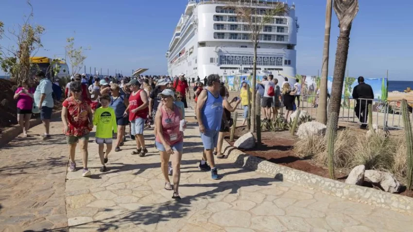 Al menos 940 cruceristas conocieron atractivos turísticos de Pedernales