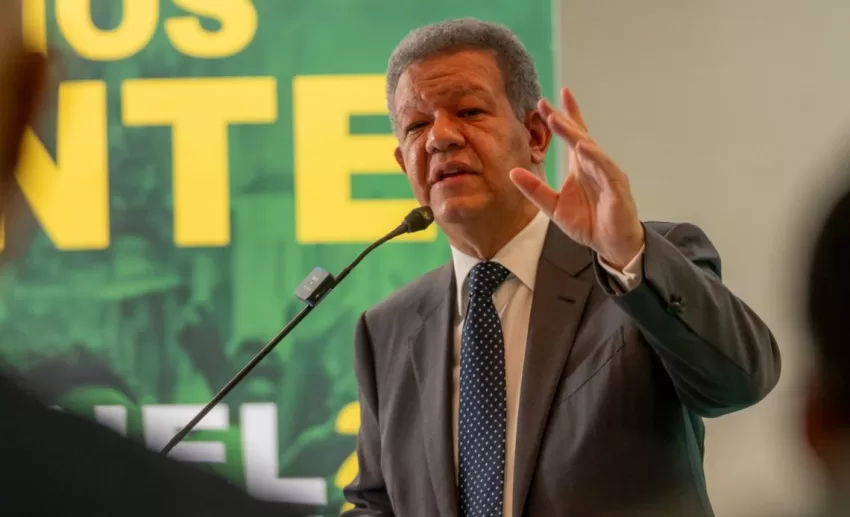 Leonel Fernández afirma que oposición ganará elecciones municipales y presidenciales