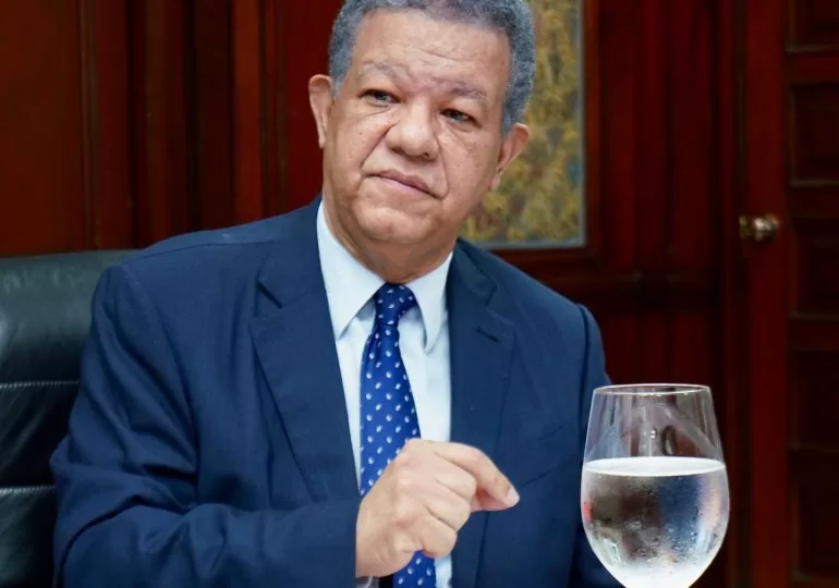 Leonel Fernández: "Abinader, su entorno le miente o usted quiere creer sus propias falacias"