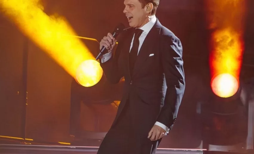 Luis Miguel derrochó energía con 32 canciones en su primer concierto del 2024 en RD