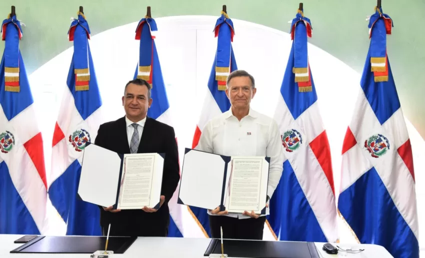 MIREX y JCE firman acuerdo de colaboración para celebración de elecciones en el exterior