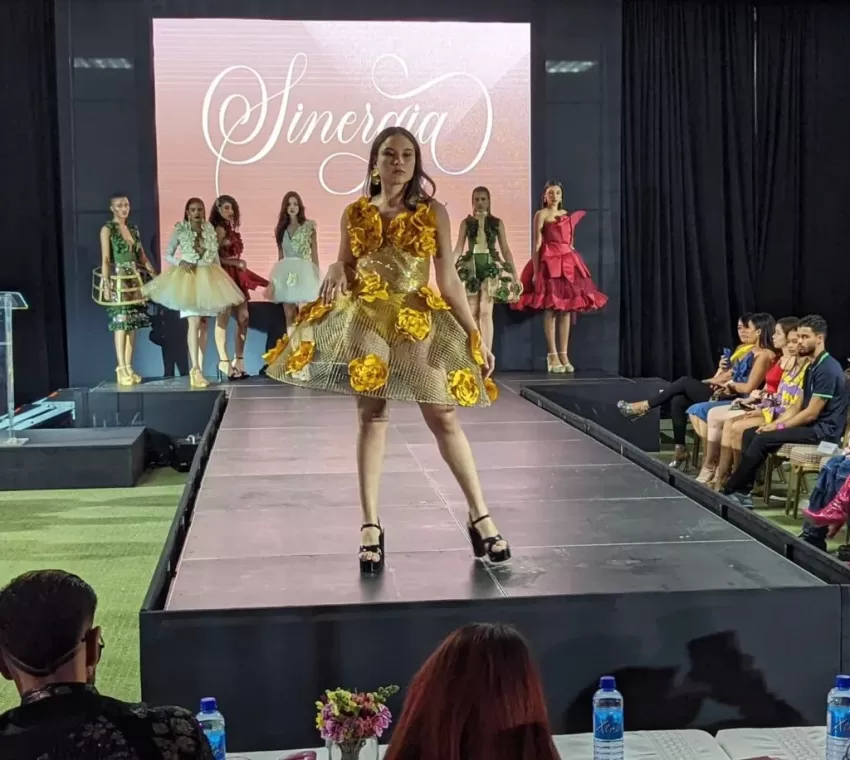 “Sinergia” de Laie exaltó la elegancia y creatividad en el diseño