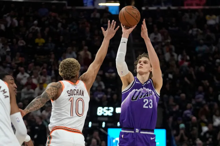 Jazz pone fin a racha de 5 derrotas con victoria ante Spurs