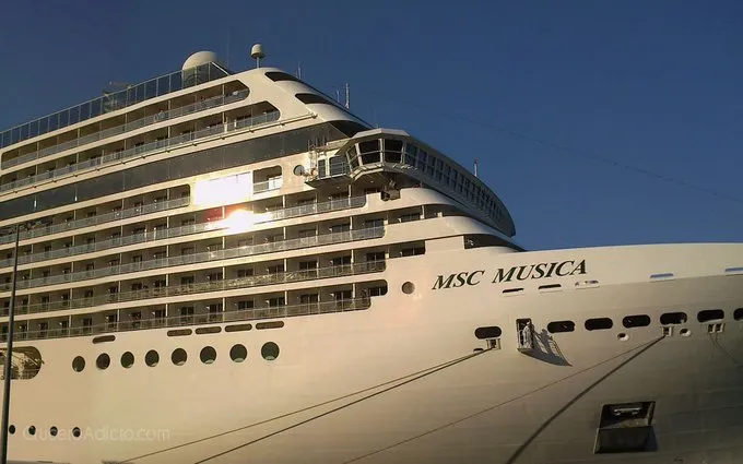 MSC Musica recala a Camboriu