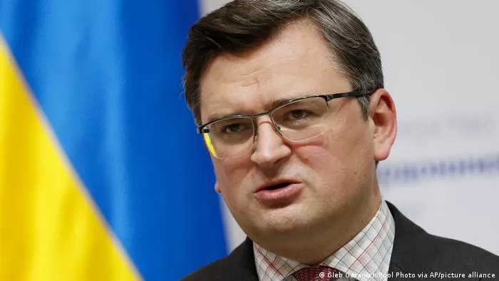 El canciller de Ucrania aborda con su homólogo chino "su visión" de la próxima conferencia de paz en Suiza
