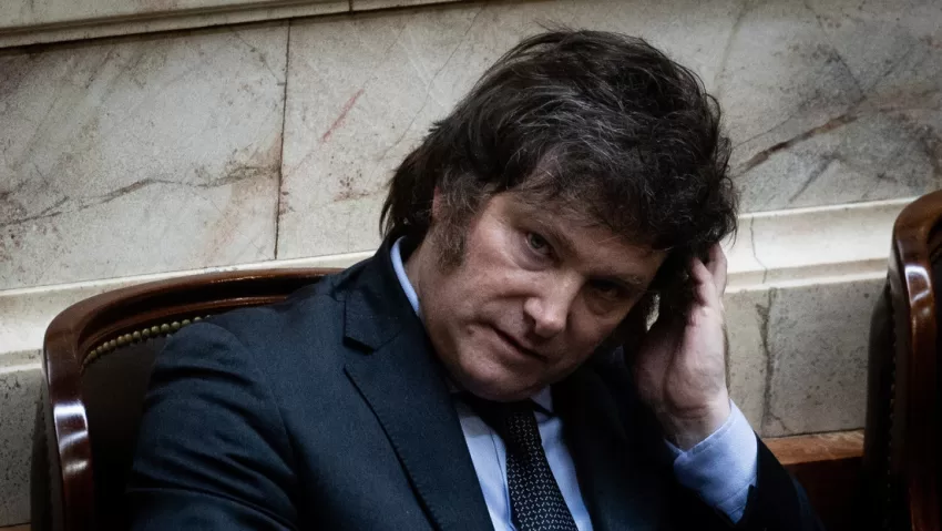 Entre rumores de cambio de gabinete, Milei profundiza pelea con los gobernadores en Argentina