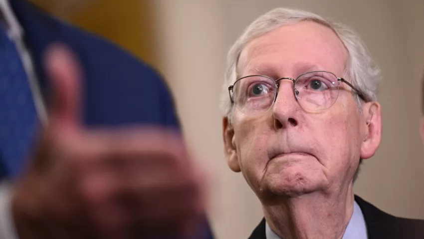 La dimisión de McConnell afectará a las posibilidades de Kiev de obtener ayuda estadounidense