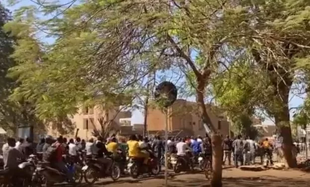 Mueren 15 personas en un atentado contra una iglesia en Burkina Faso