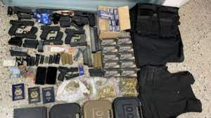 Ocupan 12 pistolas, municiones y otros pertrechos en Navarrete y SFM