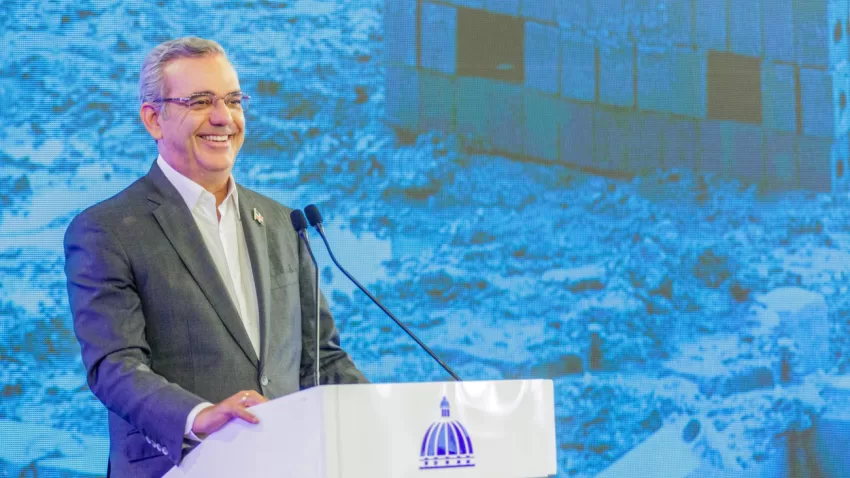 Presidente Abinader enumera construcciones de su gestión, afirmando que solo Obras Públicas entregó más de 300 obras por más de RD 71 mil millones