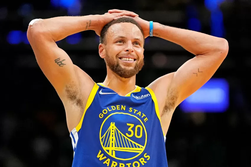 Stephen Curry supera a Sabrina Ionescu en concurso de triples previo a Juego de Estrellas