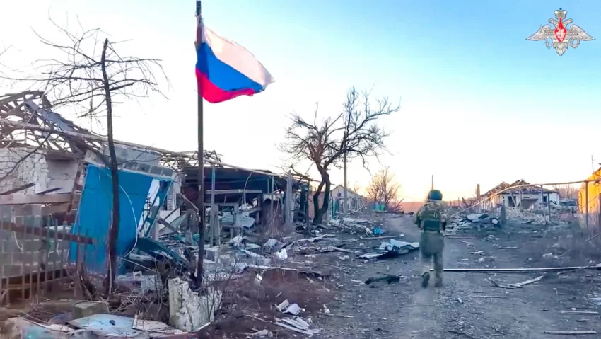 Tropas ucranianas huyen de forma desordenada de la localidad de Lástochkino en Donbass