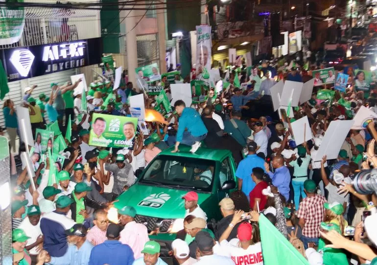 En Los Alcarrizos miles de personas se lanzan a las calles en apoyo a Leonel y a candidatos municipales