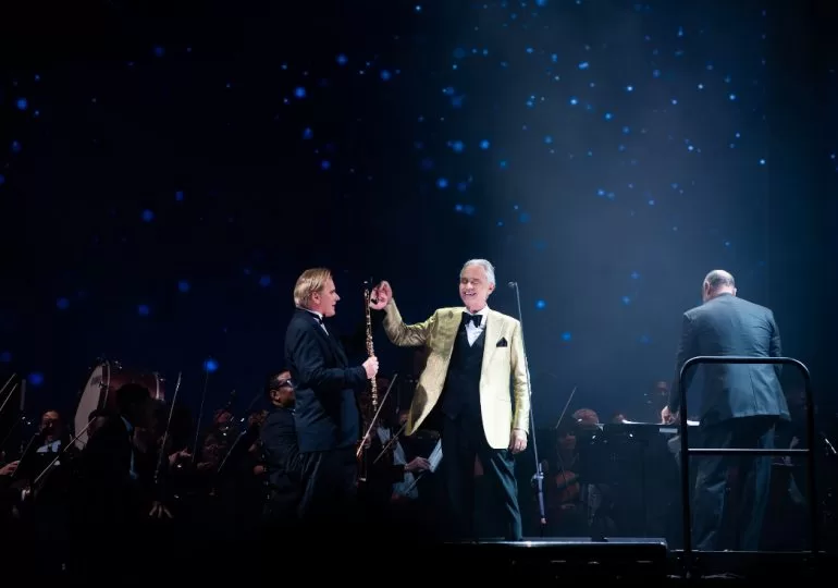 Andrea Bocelli deslumbra con su voz durante mágica presentación en Santo Domingo