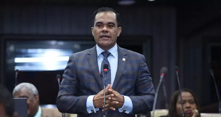 Diputado Elías Báez asegura que Danilo Medina mandará a votar por Guillermo Moreno