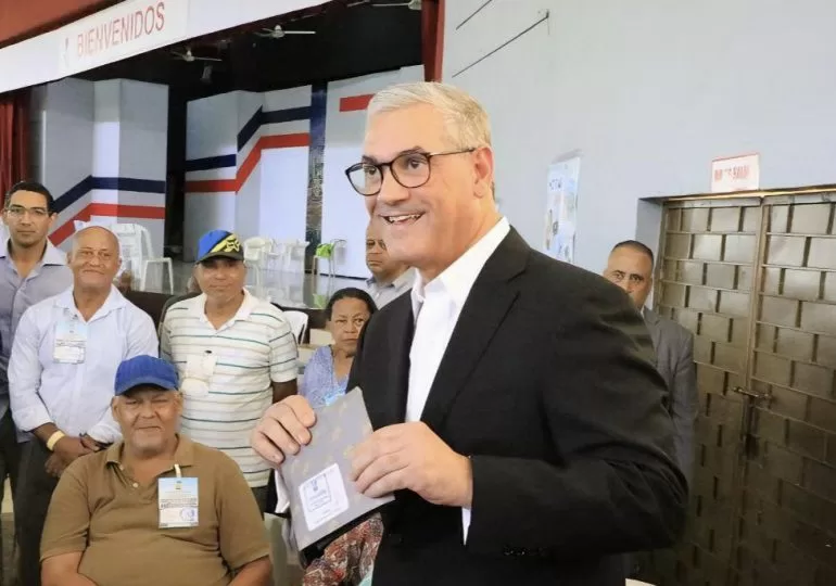 Gonzalo Castillo votará en Colegio Quisqueya; respalda voto masivo de la población