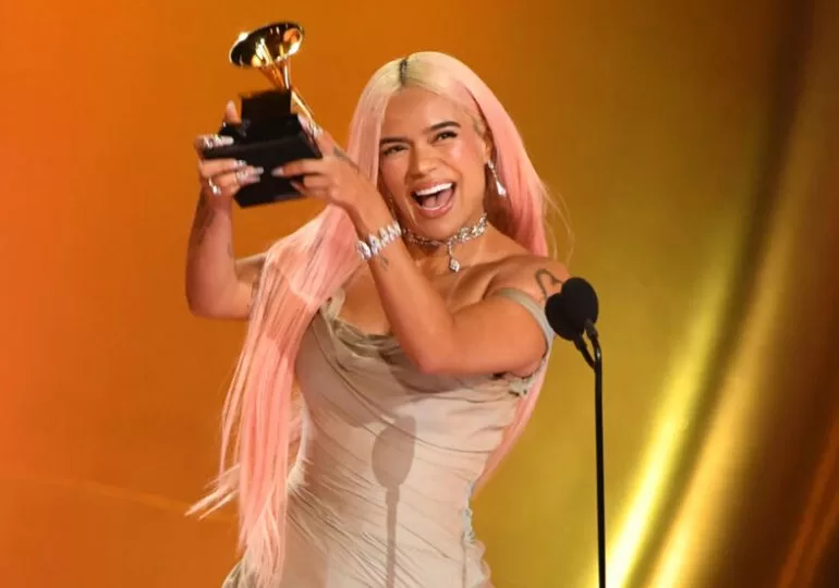 Karol G y Peso Pluma vencen en categorías latinas de los Grammy