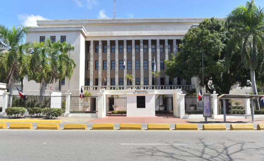 Minerd y MP asumen investigación sobre mal uso de pesticidas que provoca intoxicación en escuela de Cenoví, SFM