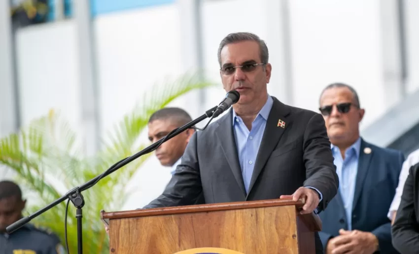 Presidente Abinader asciende 7,800 agentes de la Policía Nacional