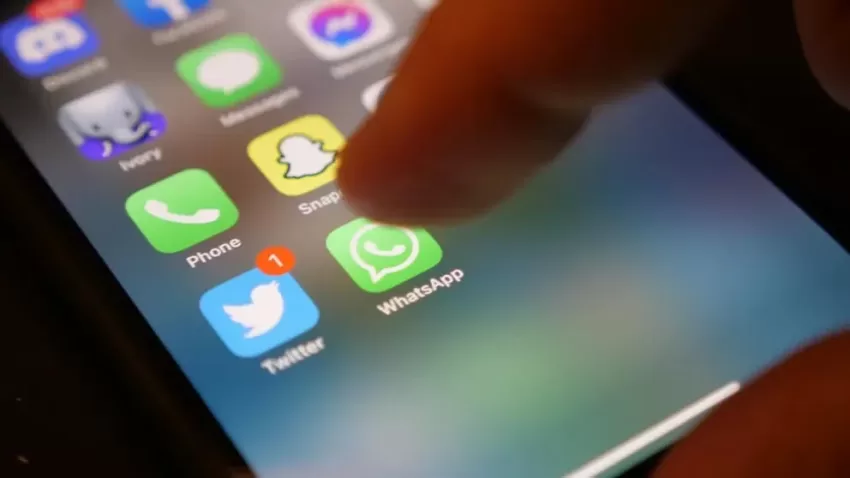 Truco para activar el modo beige en WhatsApp