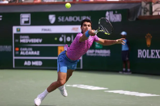 Tenis: Carlos Alcaraz venció a Daniil Medveded en la final del Masters de Indian Wells