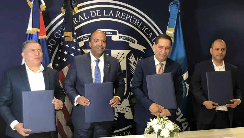 Promoverán educación financiera dominicanos en EU