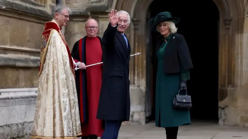 Carlos III reapareció en la misa de Pascua en su primer acto público desde el diagnóstico de cáncer